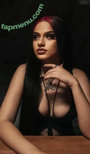 Badmómzjay / badmomzjay nude photo #0021