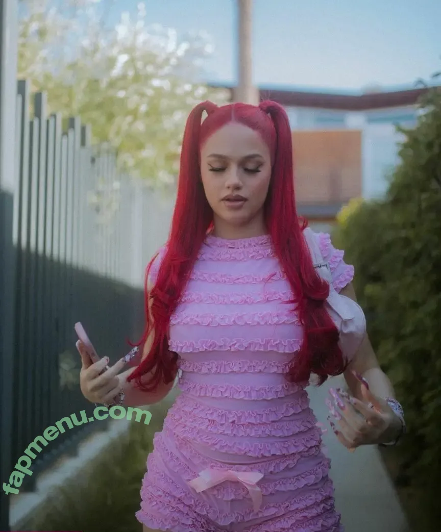 badmomzjay nude photo #0104 (badmomzjay)