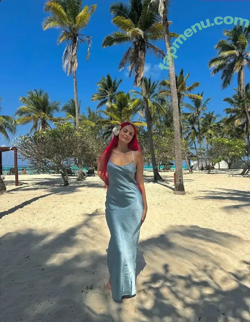 badmomzjay nude photo #0295 (badmomzjay)