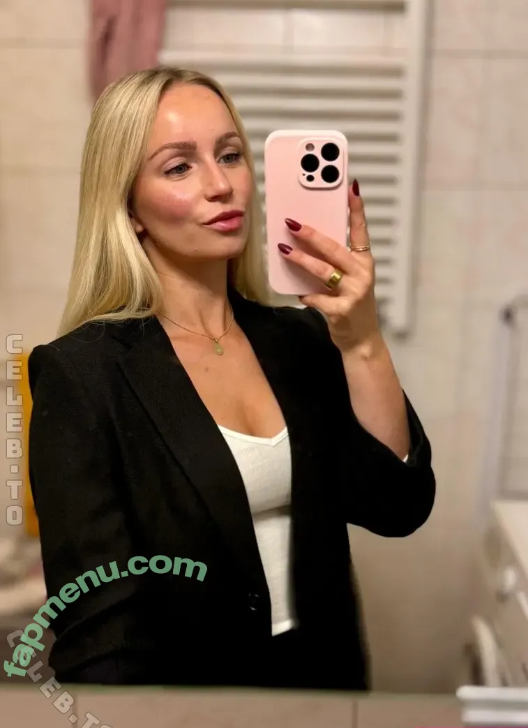 baebaezoe nude photo #0474 (baebae.zoe / baebae_zoe / profil)