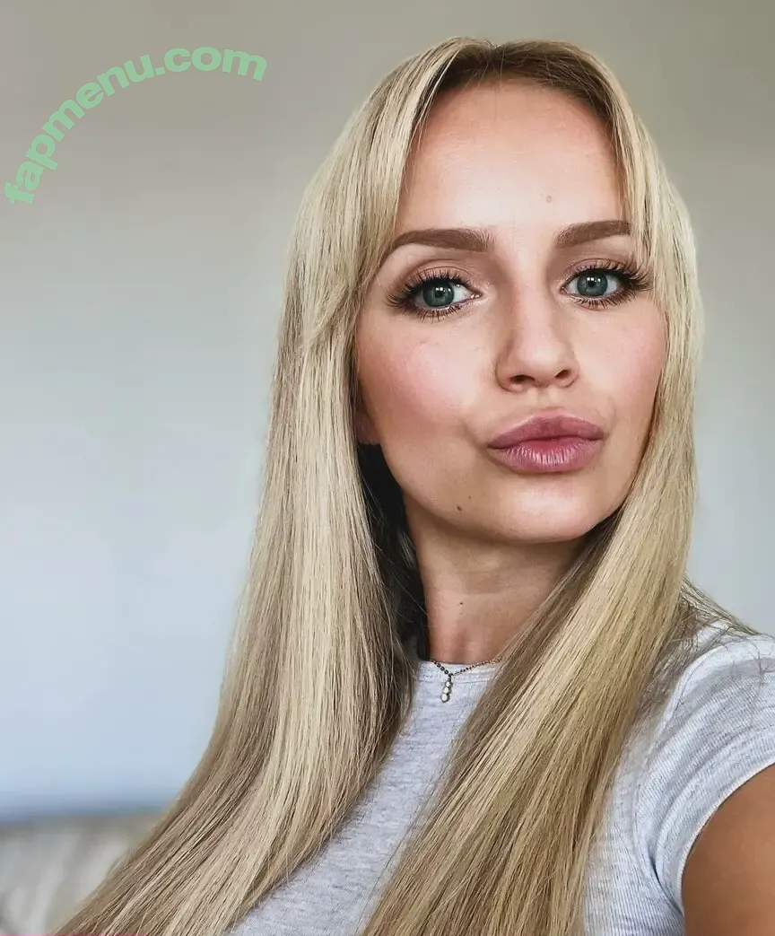 baebaezoe nude photo #0501 (baebae.zoe / baebae_zoe)