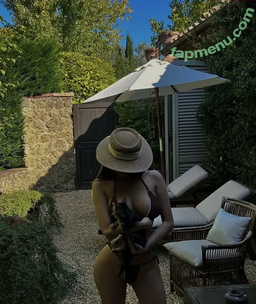 Baek Si Young nude photo #0136 (Si young baek / Si.young)