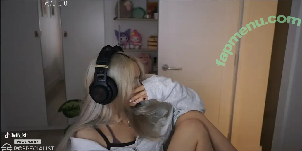 Baffy nude photo #0040 (buffylovesvampires / missbaffytwitch)