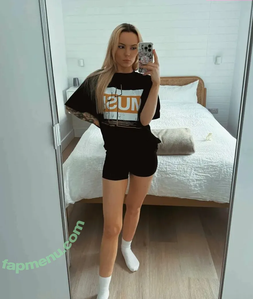 Baffy nude photo #0047 (buffylovesvampires / missbaffytwitch)