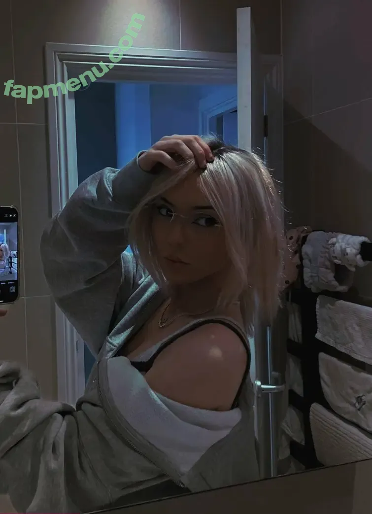 Baffy nude photo #0054 (buffylovesvampires / missbaffytwitch)