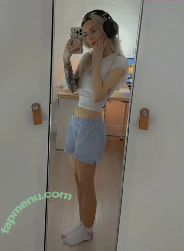 Baffy nude photo #0055 (buffylovesvampires / missbaffytwitch)