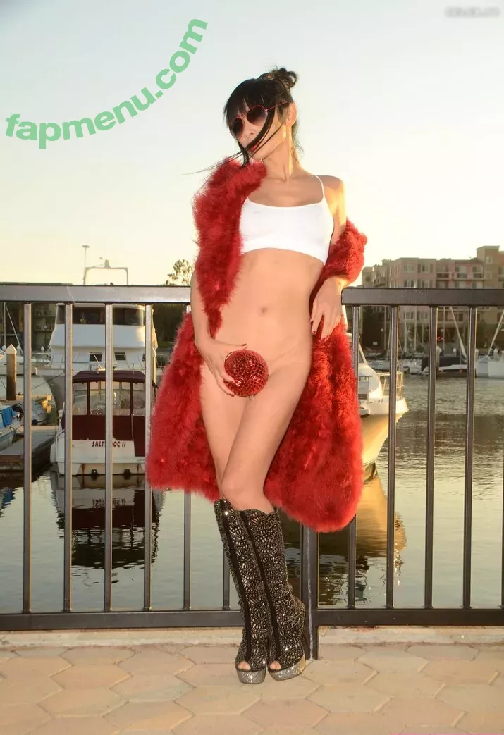 Bai Ling nude photo #1032 (iambailing)