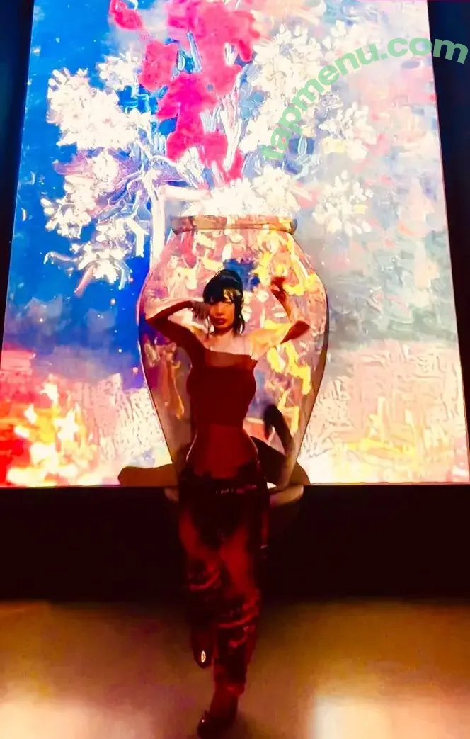 Bai Ling nude photo #1618 (RealBaiLing / iambailing)