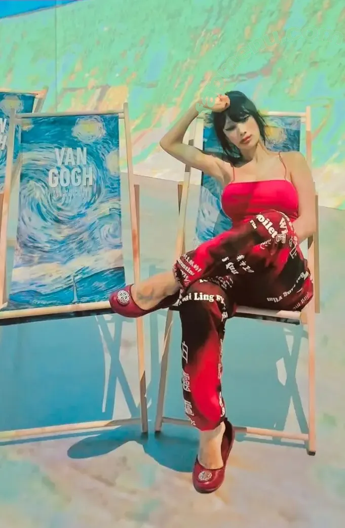 Bai Ling nude photo #1623 (RealBaiLing / iambailing)