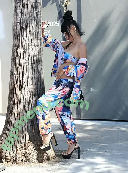 Bai Ling nude photo #1772 (RealBaiLing / iambailing)