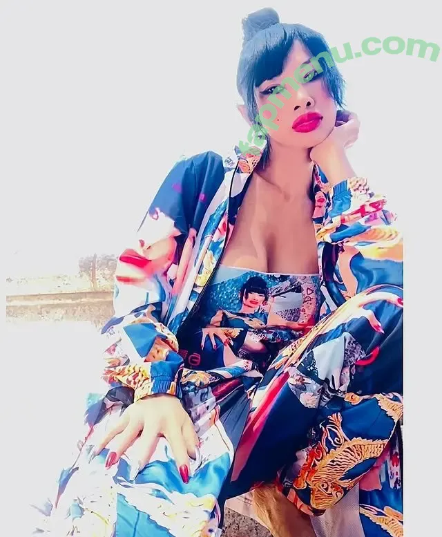 Bai Ling nude photo #1798 (RealBaiLing / iambailing)