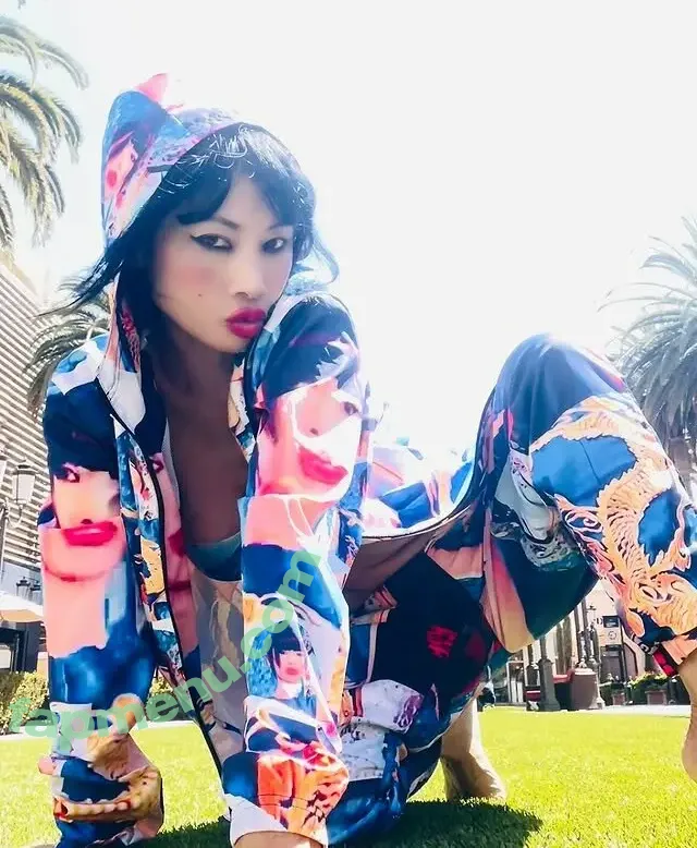 Bai Ling nude photo #1803 (RealBaiLing / iambailing)