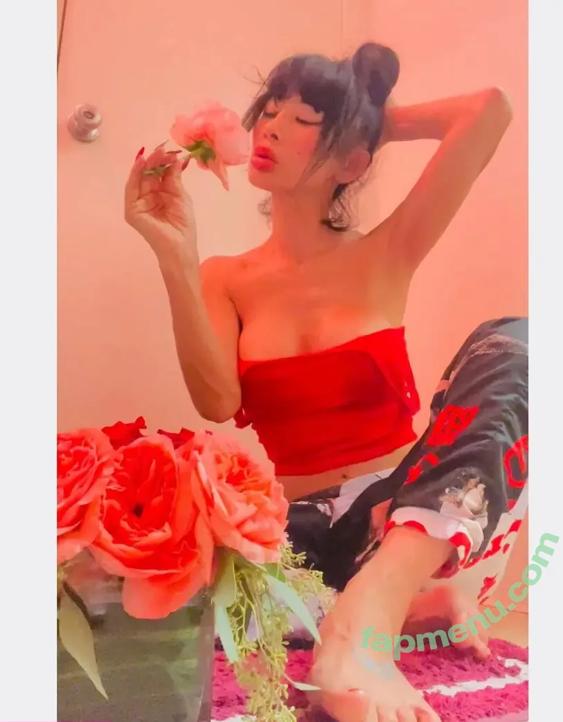 Bai Ling nude photo #1942 (RealBaiLing / iambailing)