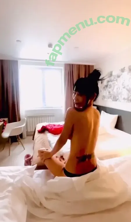 Bai Ling nude photo #2308 (RealBaiLing / iambailing)