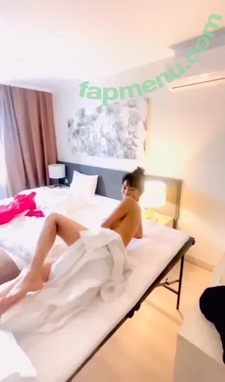 Bai Ling nude photo #2314 (RealBaiLing / iambailing)