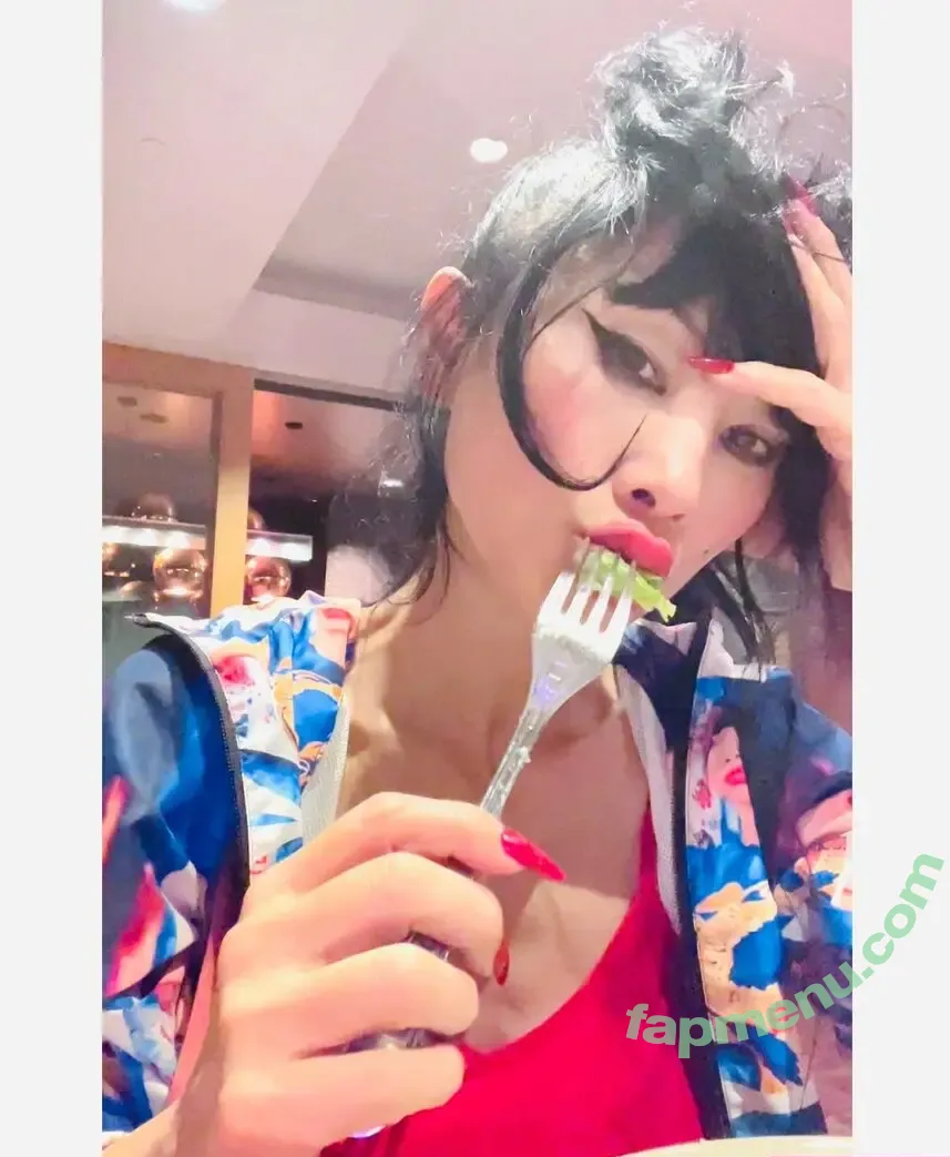 Bai Ling nude photo #2346 (RealBaiLing / iambailing)