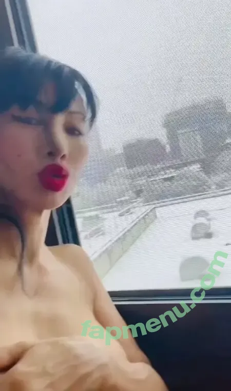Bai Ling nude photo #2393 (RealBaiLing / iambailing)