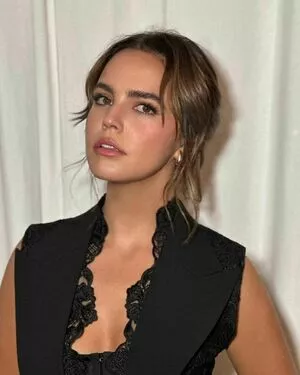 Bailee Madison / baileemadison / bailey_madis0n nude photo #0097