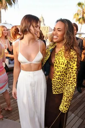 Bailee Madison / baileemadison / bailey_madis0n nude photo #0188