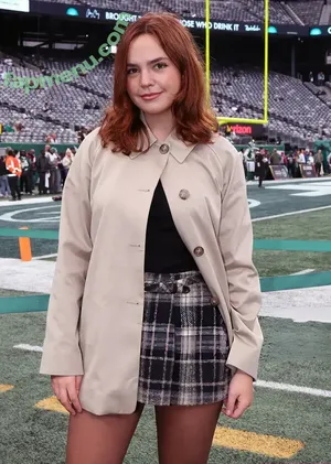 Bailee Madison / baileemadison / bailey_madis0n nude photo #0750