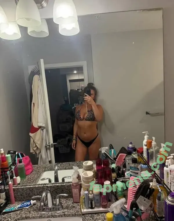 Bailey Baker nude photo #0010 (baileybakesxo / itsbaileybaker)