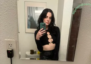 Bailey Meyers / bailienvspredator nude photo #0106