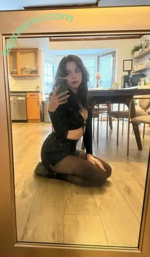 Bailey Meyers / bailienvspredator nude photo #0112