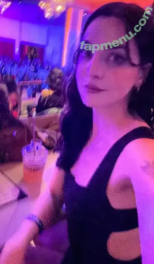 Bailey Meyers / bailienvspredator nude photo #0116