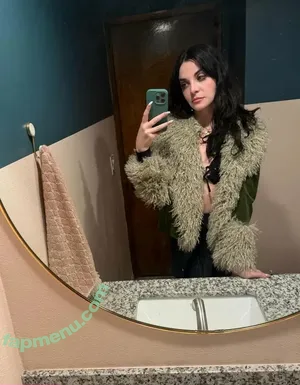 Bailey Meyers / bailienvspredator nude photo #0129