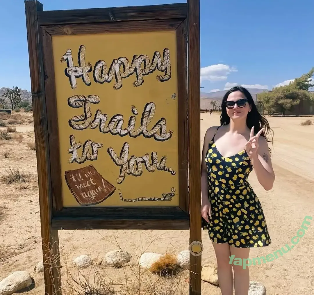 Bailey Meyers nude photo #0016 (bailienvspredator)