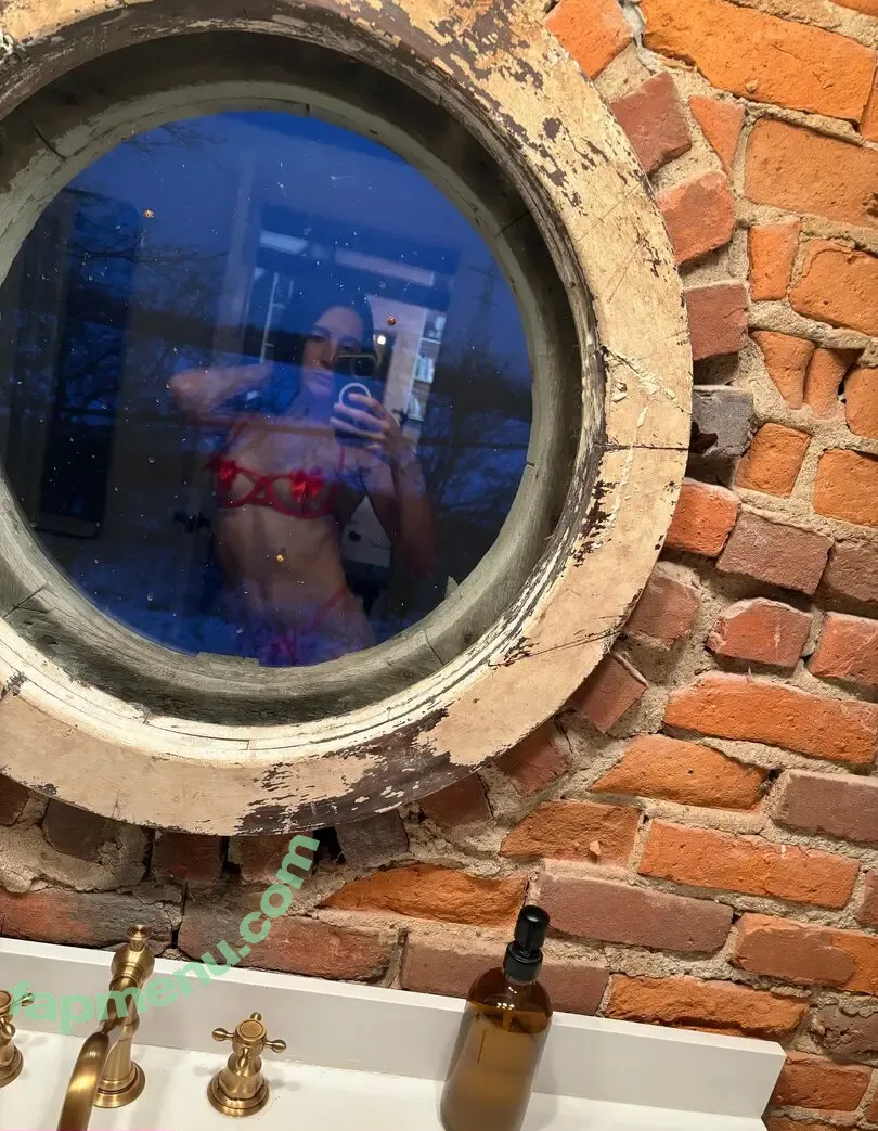 bambii.farrina nude photo #0002 (Bambi Farrina)