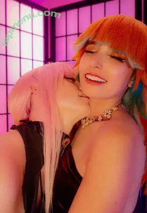 Bananahpeel nude photo #0039