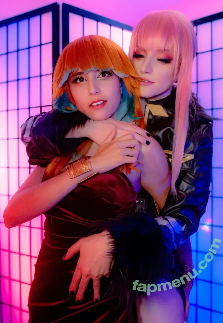 Bananahpeel nude photo #0041 (Bananahpeel)