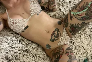 Bananinbananon / Bree Nicoli nude photo #0011