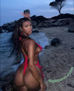  nude photo #0004