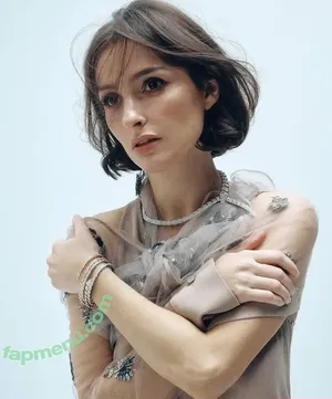 Banks / hernameisbanks nude photo #0119