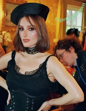 Banks / hernameisbanks nude photo #0178