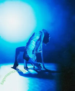 Banks / hernameisbanks nude photo #0199