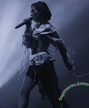 Banks / hernameisbanks nude photo #0200