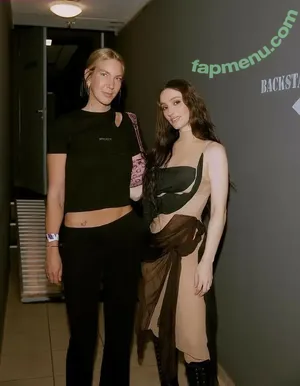 Banks / hernameisbanks nude photo #0220