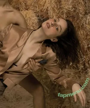 Banks / hernameisbanks nude photo #0226