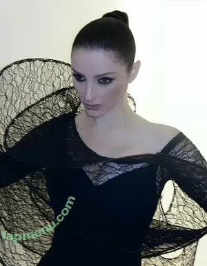 Banks / hernameisbanks nude photo #0235