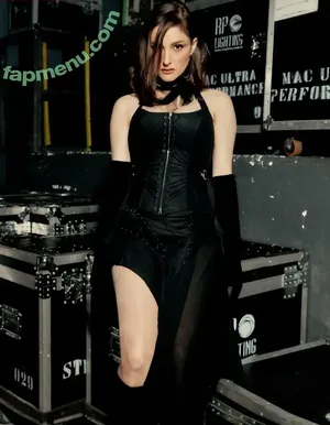 Banks / hernameisbanks nude photo #0243