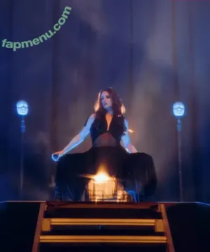 Banks / hernameisbanks nude photo #0248