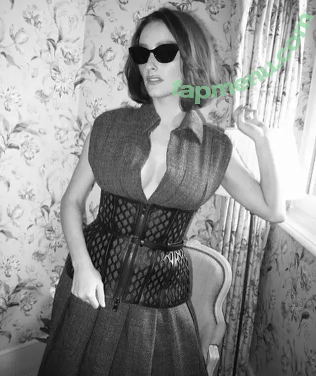 Banks nude photo #0076 (hernameisbanks)