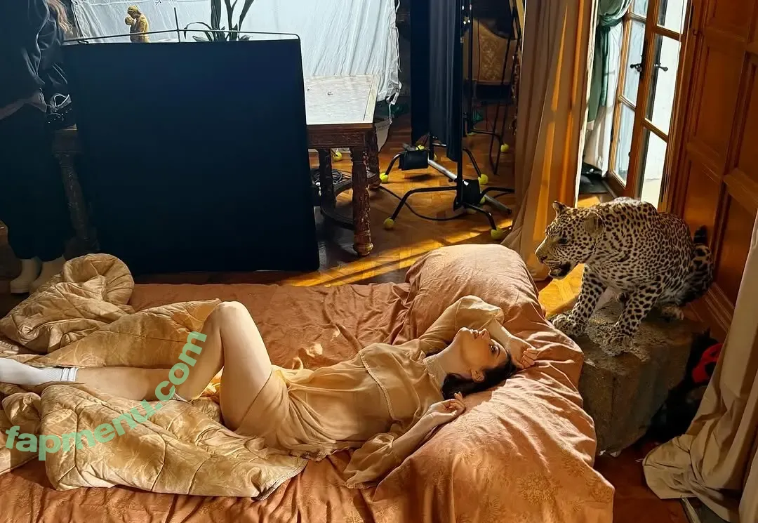Banks nude photo #0176 (hernameisbanks)