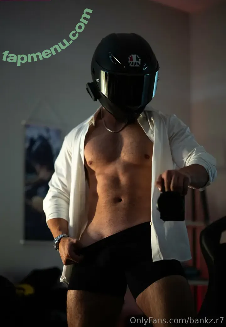 bankz.r7 nude photo #0002 (bankz.r7)