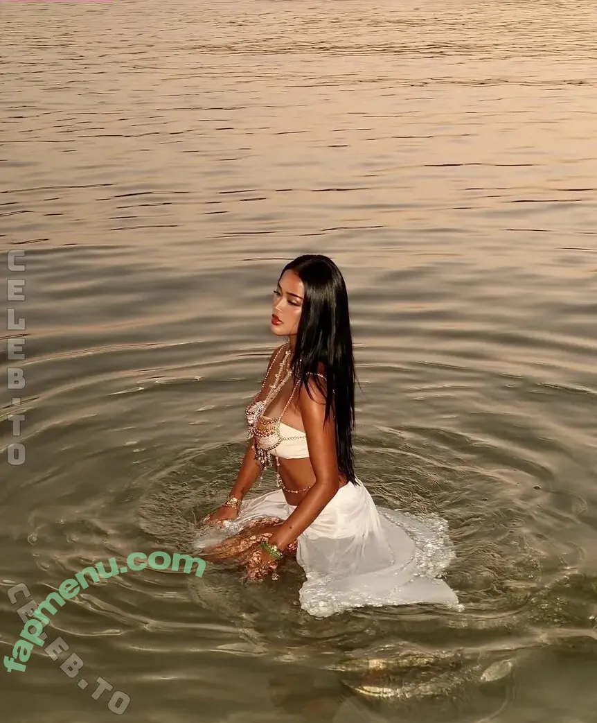 Bao Chii nude photo #0030 (baochii / baochiinguyen)