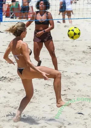 Barbara Coelho / barbarapcoelho nude photo #0995