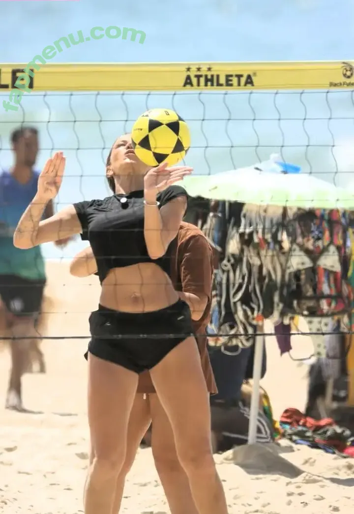 Barbara Coelho nude photo #1002 (barbarapcoelho)